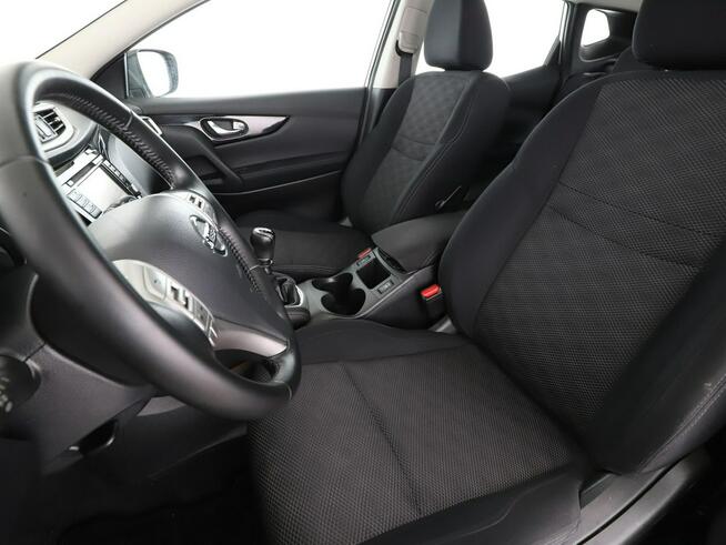 Nissan Qashqai navi klima auto kamera i czujniki parkowania grzane fotele