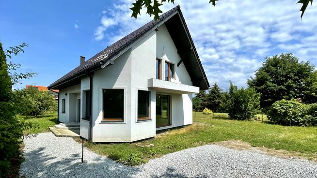 Dom Jeszkowice gm. Czernica, Truskawkowa