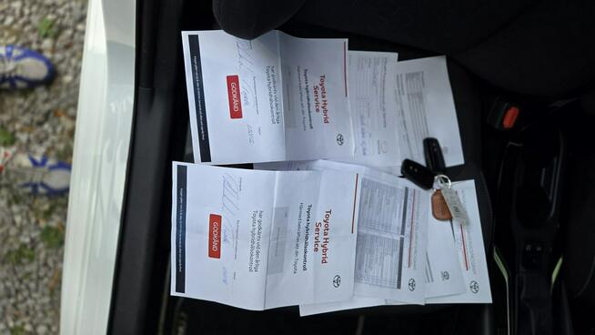 Toyota Corolla 1.8 HSD Super stan Ast. Pasa Distronic kamera Navi VAT 23%