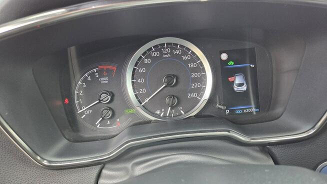 Toyota Corolla 1.8 HSD Super stan Ast. Pasa Distronic kamera Navi VAT 23%