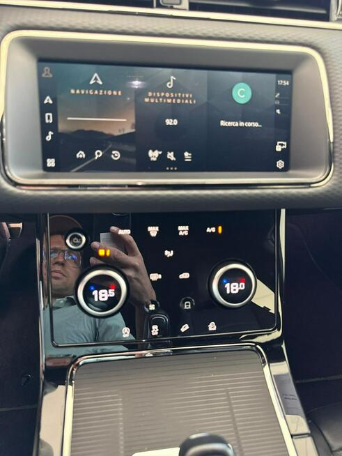 Land Rover Range Rover Evoque 2,0d i4 mhev hybryda R-Dynamic S 4x4 vat 23