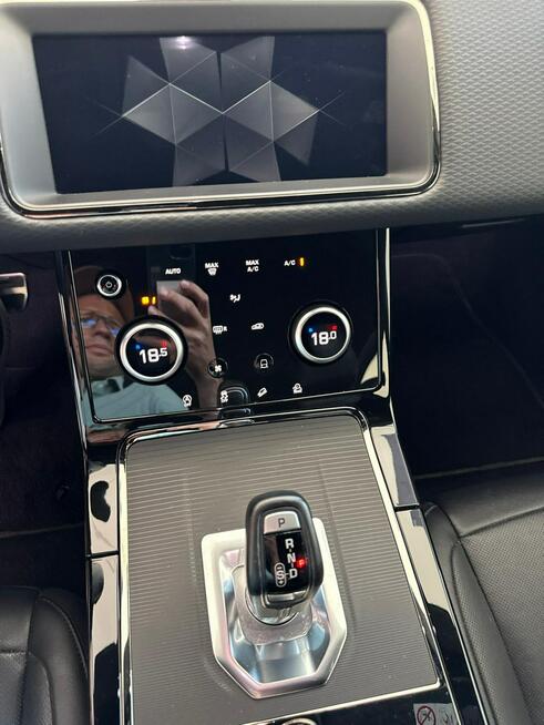 Land Rover Range Rover Evoque 2,0d i4 mhev hybryda R-Dynamic S 4x4 vat 23