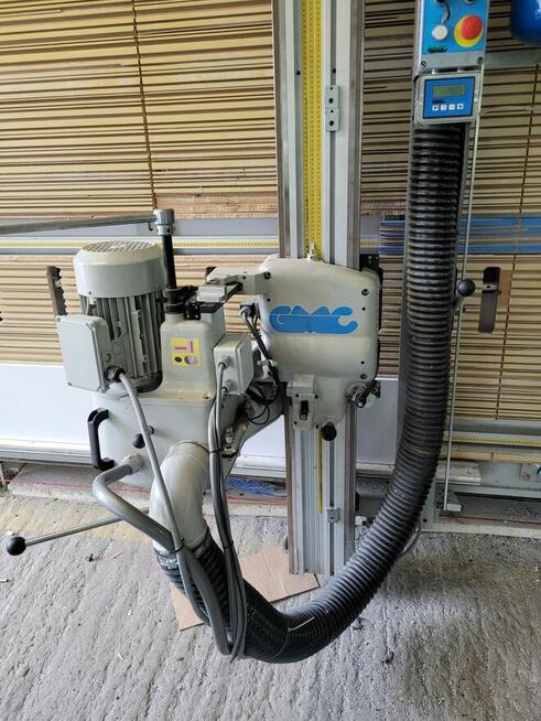 Syndyk sprzeda maszyn - piłę/frezakę pionową GMC 42-22 A