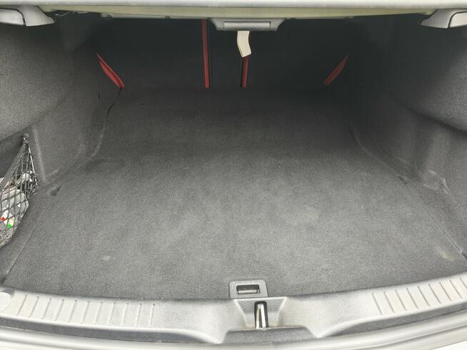 Samochód Mercedes Benz