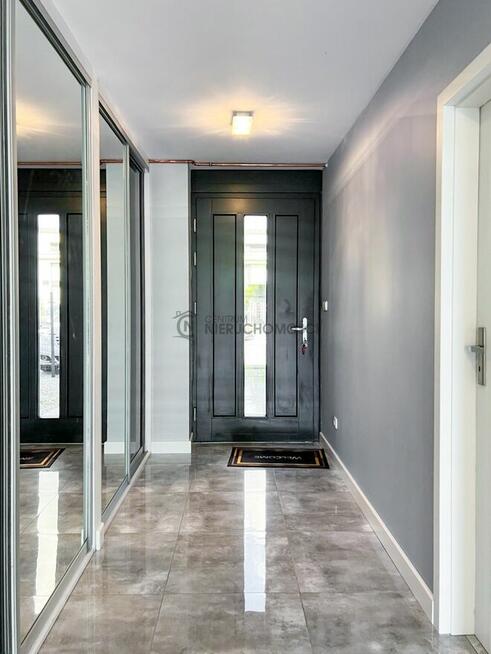 Nowoczesny loft z ogródkiem i dwoma miejscami parkingowymi