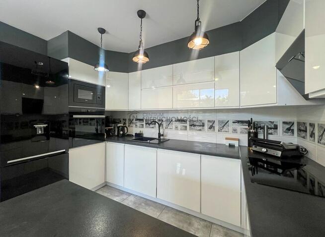 Nowoczesny loft z ogródkiem i dwoma miejscami parkingowymi