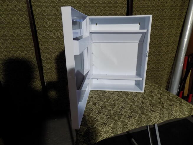 Sprzedam nową szafkę łazienkową