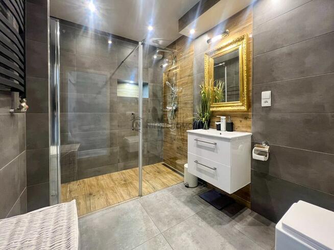 Nowoczesny loft z ogródkiem i dwoma miejscami parkingowymi