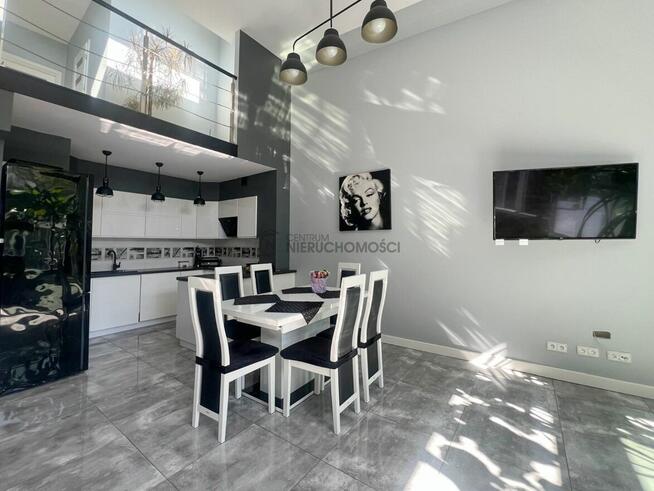 Nowoczesny loft z ogródkiem i dwoma miejscami parkingowymi