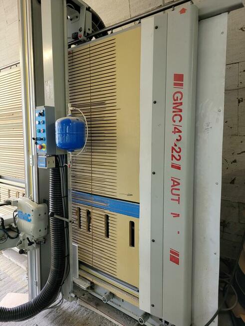 Syndyk sprzeda maszyn - piłę/frezakę pionową GMC 42-22 A