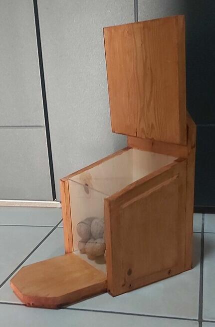 Karmnik dla wewiórki