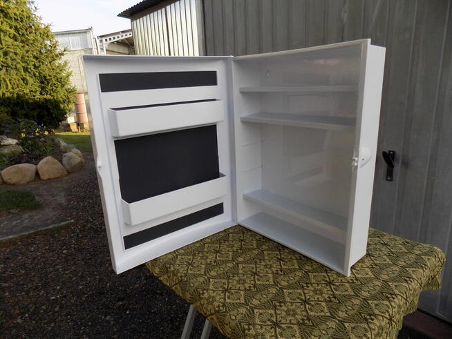 Sprzedam nową szafkę łazienkową