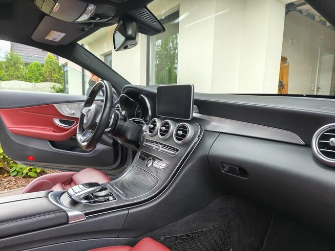 Samochód Mercedes Benz