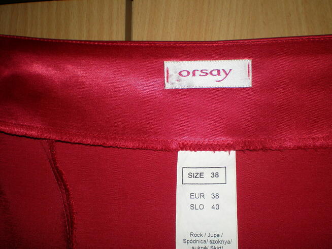Sprzedam spódnicę damską, używaną, rozmiar 38.