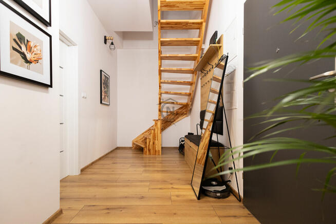 Dwupoziomowe, 4-pokojowe mieszkanie – Osiedle Bielany, Legni