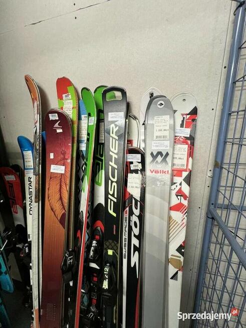 Syndyk sprzeda pakiet nart używanych i nart juniorskich