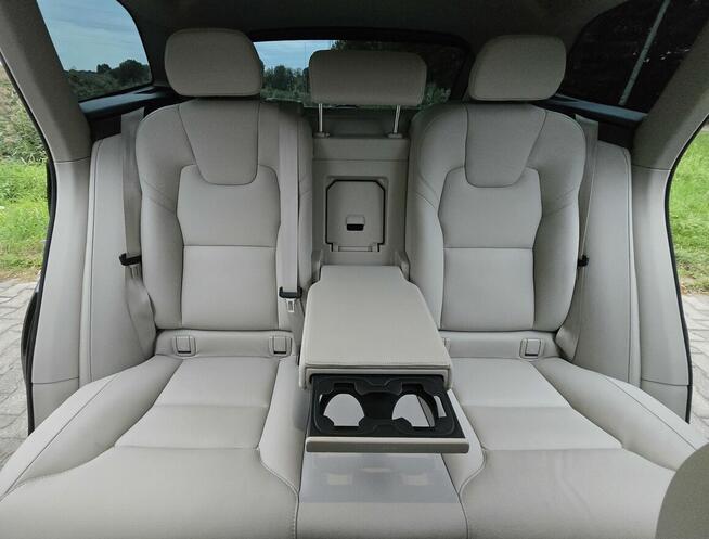 VOLVO XC 60 black edition 2023 , 197+14 KM, 52000 km,