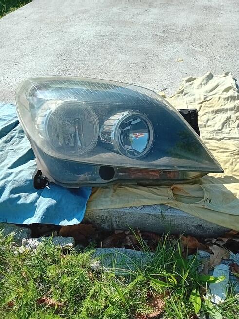 Sprzedam lampy przód opel astra h