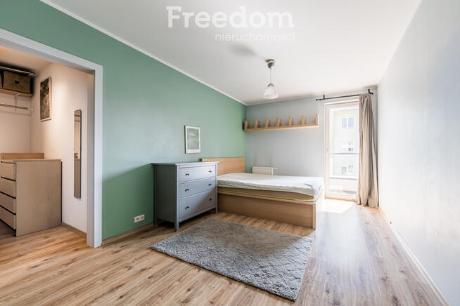 2 pokoje z garderobą, 7 min pieszo kolejka