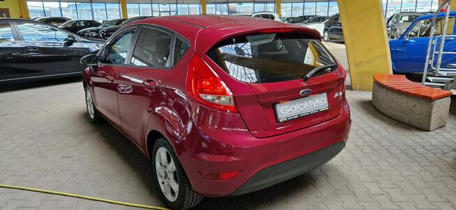 Ford Fiesta ZOBACZ OPIS !! W PODANEJ CENIE ROCZNA GWARANCJA !!