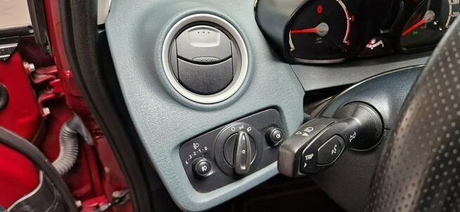 Ford Fiesta ZOBACZ OPIS !! W PODANEJ CENIE ROCZNA GWARANCJA !!