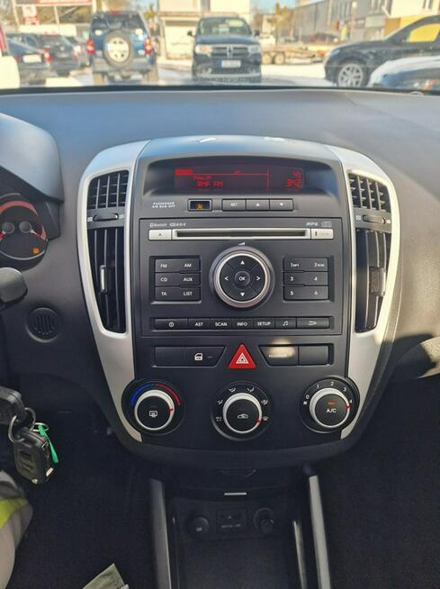 Kia Cee'd 1.4 Benzyna 90 KM, Po Lifcie Klimatyzacja, Isofix, Bluetooth, Komputer