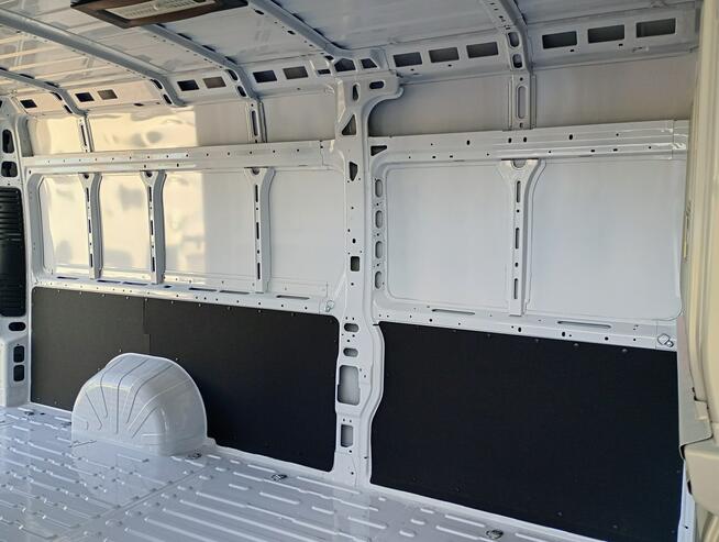 Peugeot Boxer Furgon L4H2 2.2 180 KM