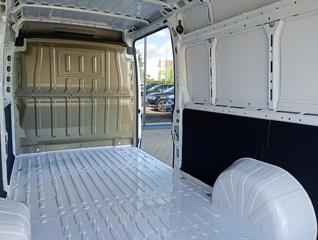 Opel Movano Furgon 180 KM