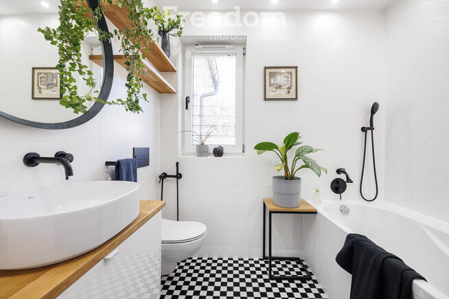 Duża działka, piękny dom oraz domek letniskowy!