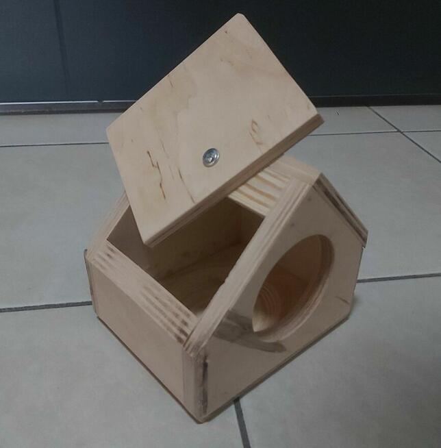 Budka dla ptaków hodowlanych