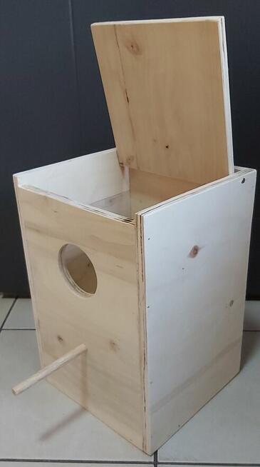 Budka lęgowa--papug