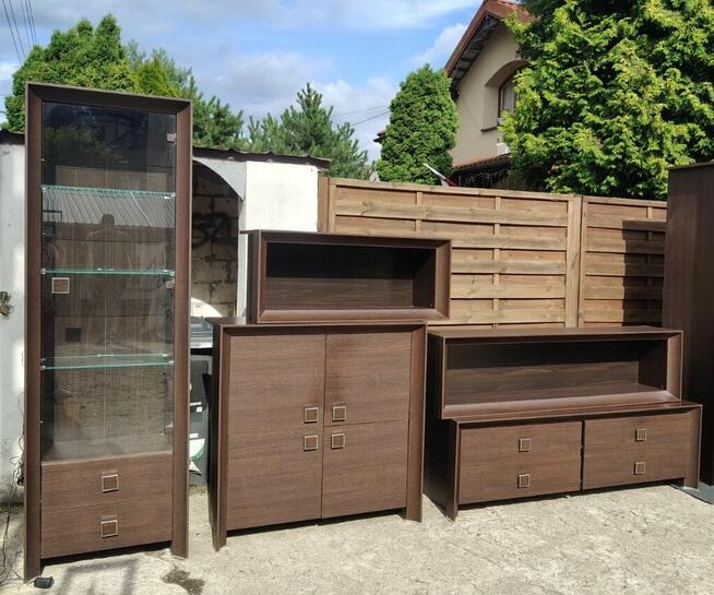 Komplet BRW Sorrento do salonu witryna + szafka RTV + komod