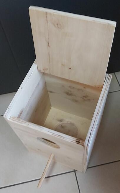 Budka lęgowa--papug