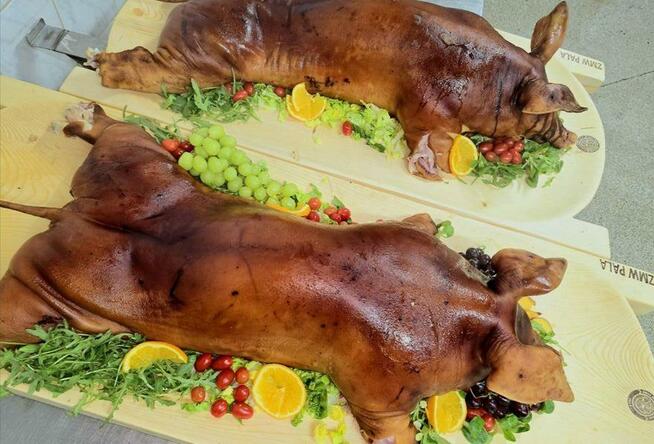 Prosiak i udziec pieczony z dowozem i krojeniem