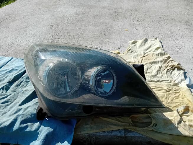 Sprzedam lampy przód opel astra h