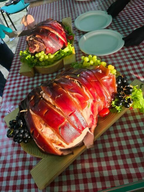 Prosiak i udziec pieczony z dowozem i krojeniem