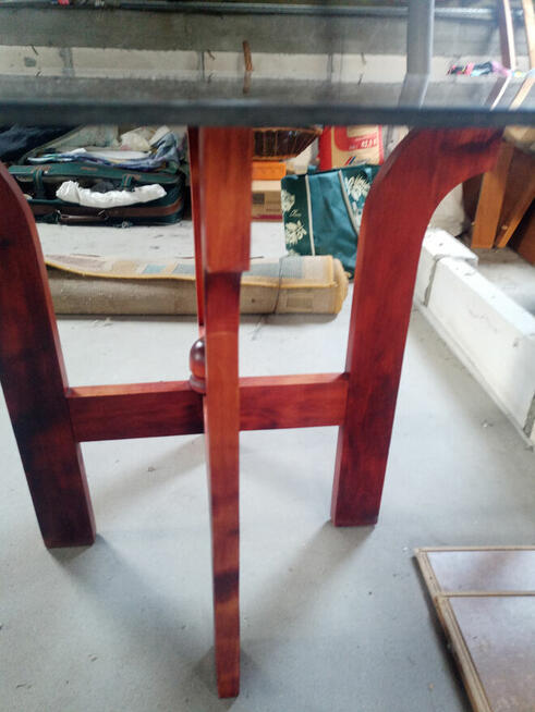 Szklany stolik + 6 krzeseł stylowych