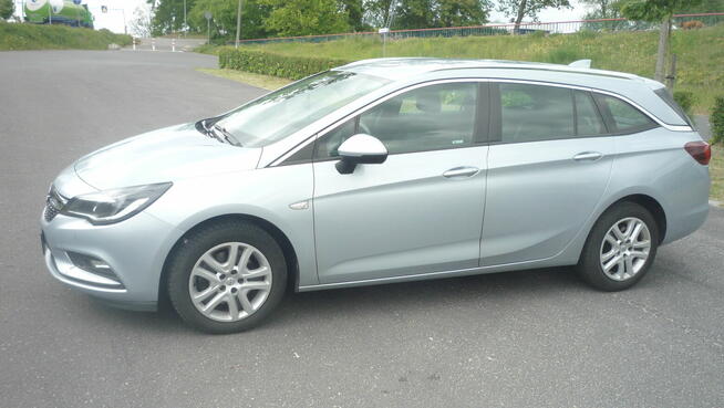 Opel Astra SPORTS TOURNER 1,6 CDTI - Automat