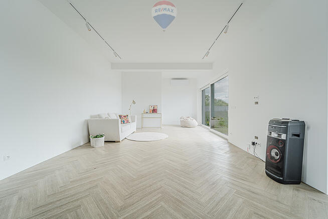 Nowoczesna willa z prywatną plażą