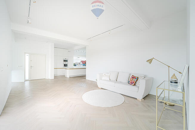 Nowoczesna willa z prywatną plażą