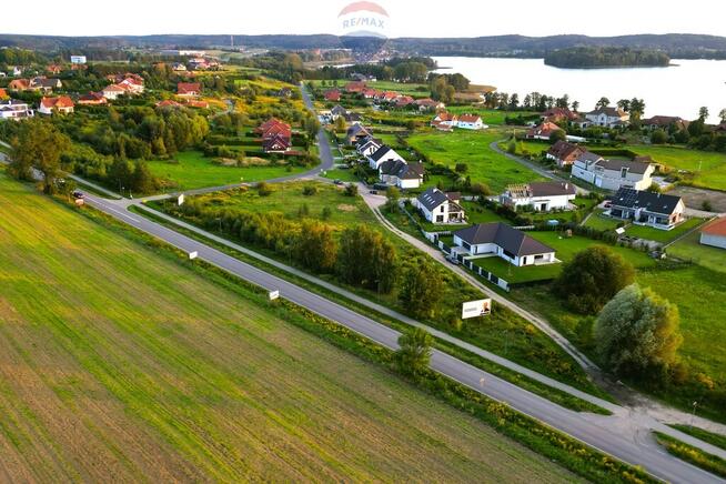 Teren pod zabudowę jednorodzinną z usługami