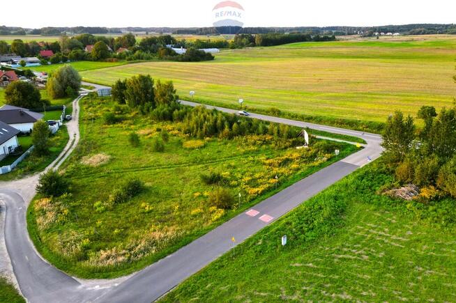 Teren pod zabudowę jednorodzinną z usługami