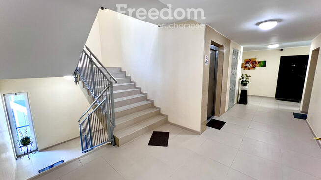 Mieszkanie 2 pokoje balkon widok na port parking.