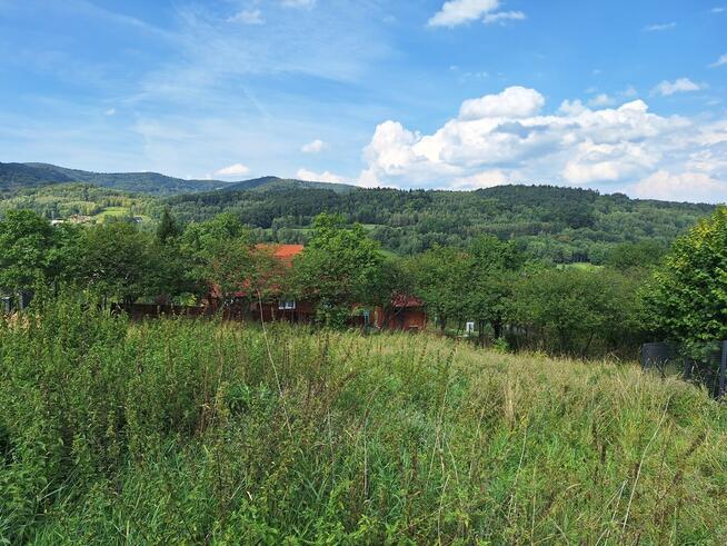 Działka budowlana z widokiem na pasma górskie