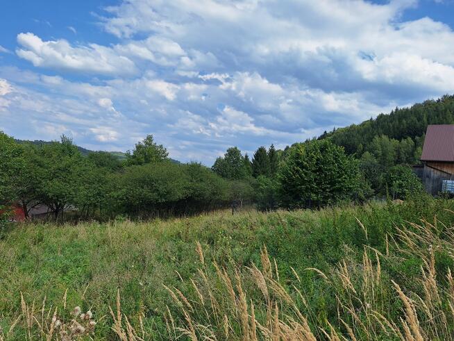 Działka budowlana z widokiem na pasma górskie