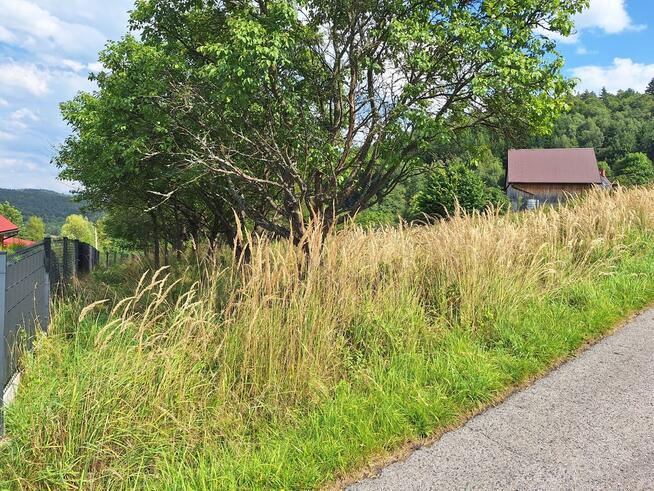 Działka budowlana z widokiem na pasma górskie