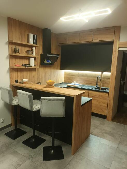 Meble na wymiar Garderoby Szafy Kuchnie