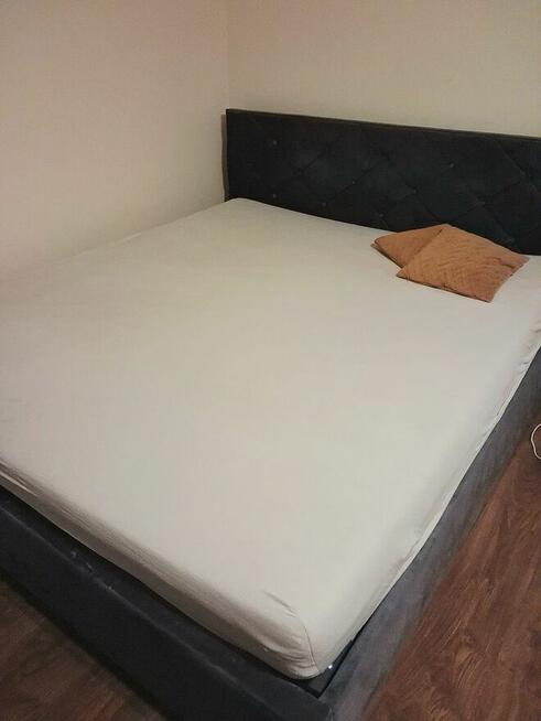 Łóżko małżeńskie tapicerowane 200x210