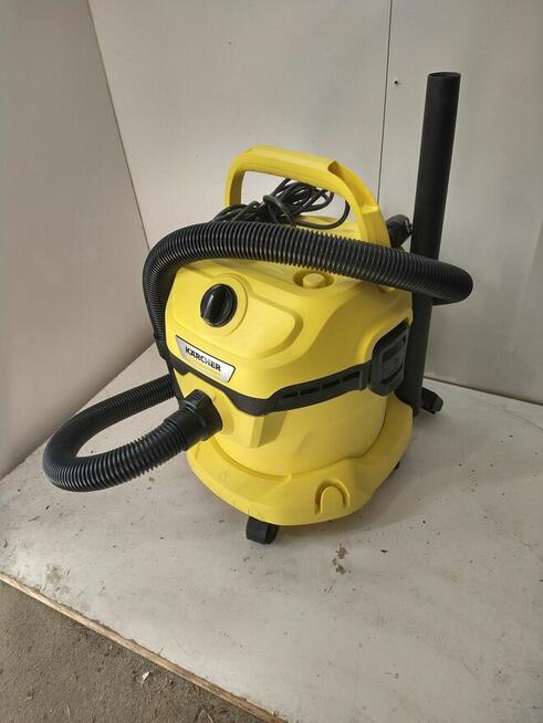 Odkurzacz uniwersalny sucho/mokro, funkcja dmuchawy.