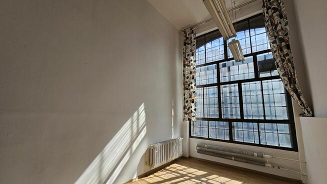 Do wynajęcia biuro 11.9 m2 na 2 piętrze Orląt Lwowskich